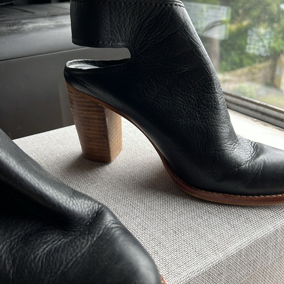 Dolce Vita Black Buckle Booties - Picture 5 of 7